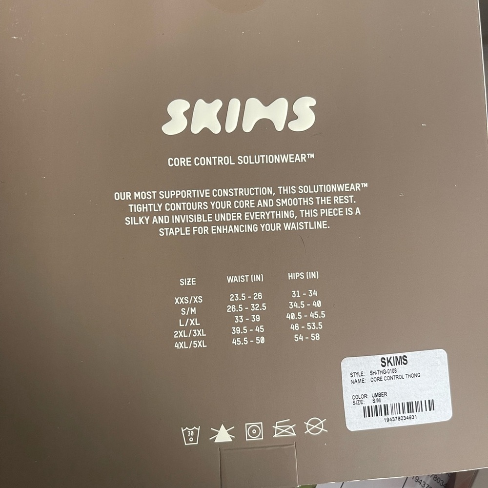 Skims - Picture 3 of 10
